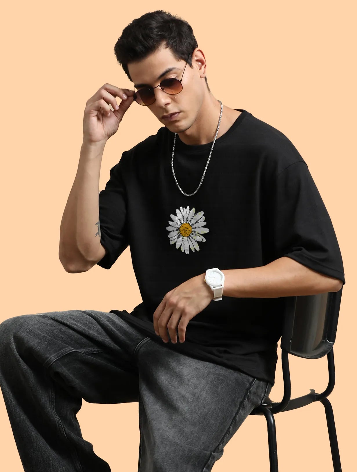 Front Daisy Graphic T Shirt Floral Print Tee image 3