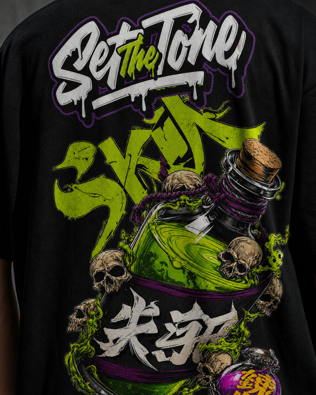 Toxic Set The Tone Oversized T-Shirt black oversized T-shirt back print detail
